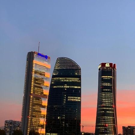 On The Top Floor Watching Citylife And Mico Милано Екстериор снимка