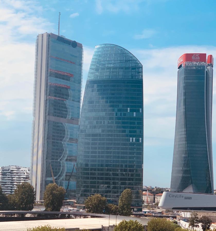 On The Top Floor Watching Citylife And Mico Милано Екстериор снимка