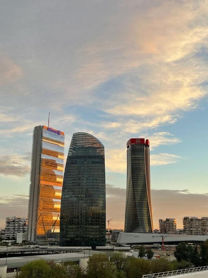 On The Top Floor Watching Citylife And Mico Милано Екстериор снимка